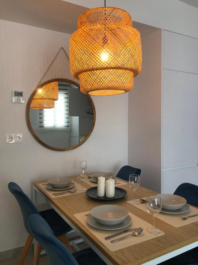 Modern Apartment In Torrevjea 200M From The Loccos Beach Torrevieja Exterior photo