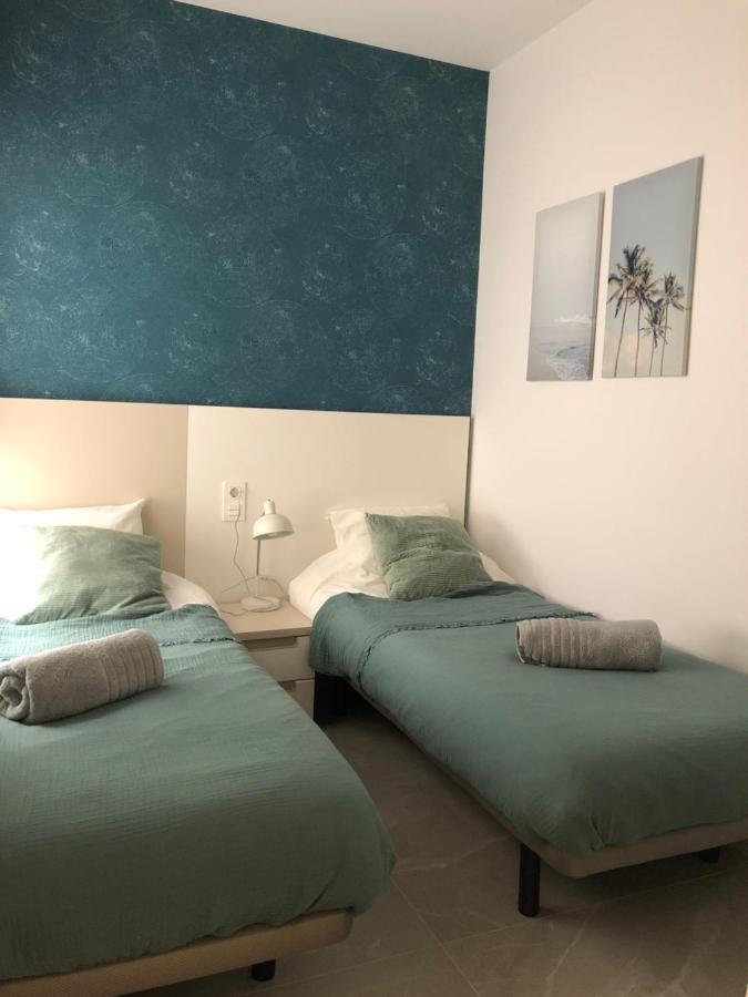 Modern Apartment In Torrevjea 200M From The Loccos Beach Torrevieja Exterior photo