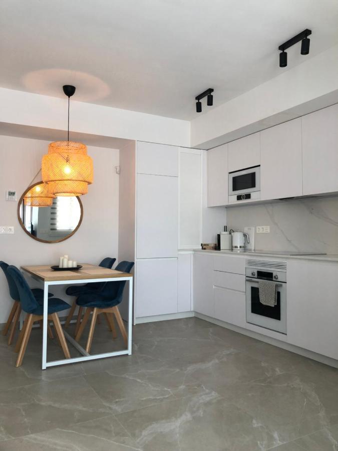 Modern Apartment In Torrevjea 200M From The Loccos Beach Torrevieja Exterior photo